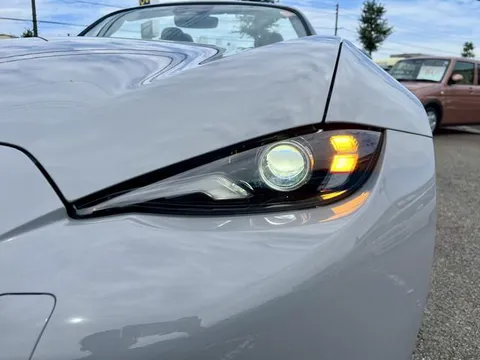 Mazda MX-5 (Roadster)