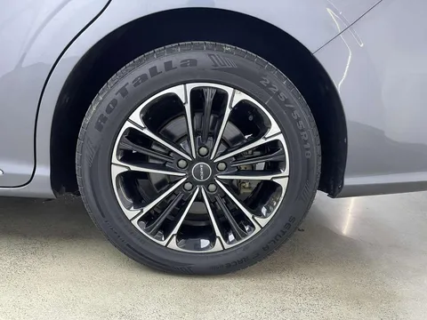 Roewe iMAX8