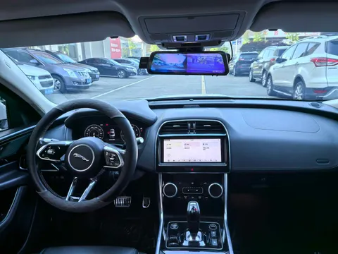 Jaguar XEL