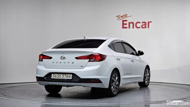 Hyundai Elantra (Avante)