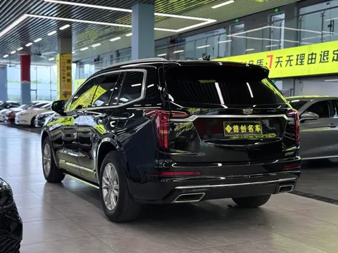 Cadillac XT6