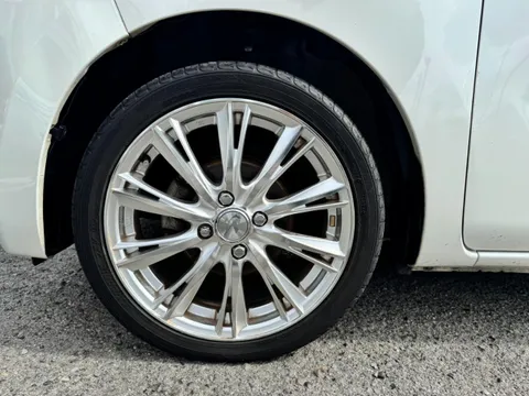 Toyota Pixis Mega