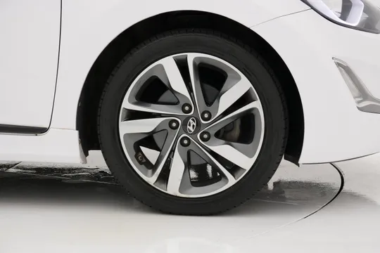 Hyundai Elantra (Avante)