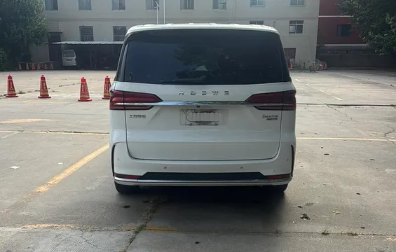 Roewe iMAX8