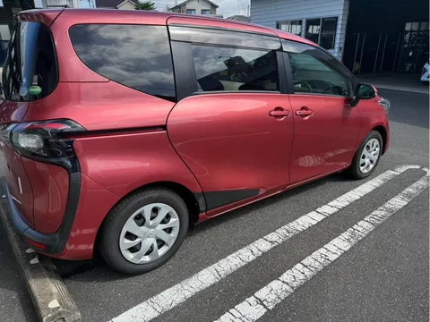 Toyota Sienta