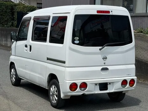 Nissan Clipper Van