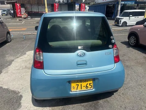 Daihatsu Esse