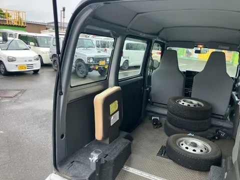 Mitsubishi Minicab Van