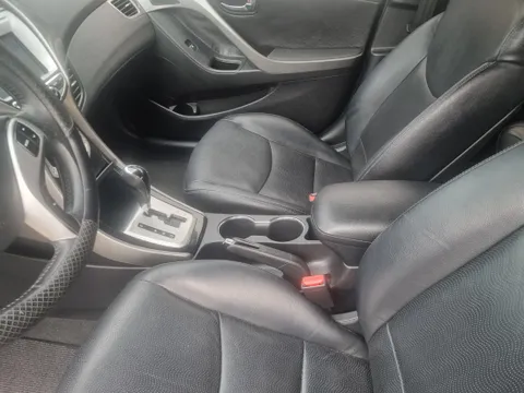 Hyundai Elantra (Avante)