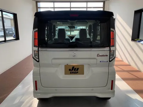 Suzuki Spacia Custom