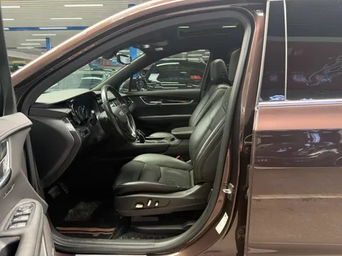 Cadillac XT6