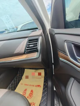 Roewe RX8