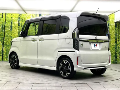 Honda N-BOX Custom