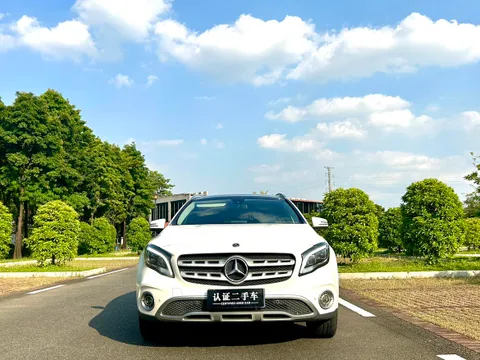 Mercedes-Benz Mercedes-Benz GLA