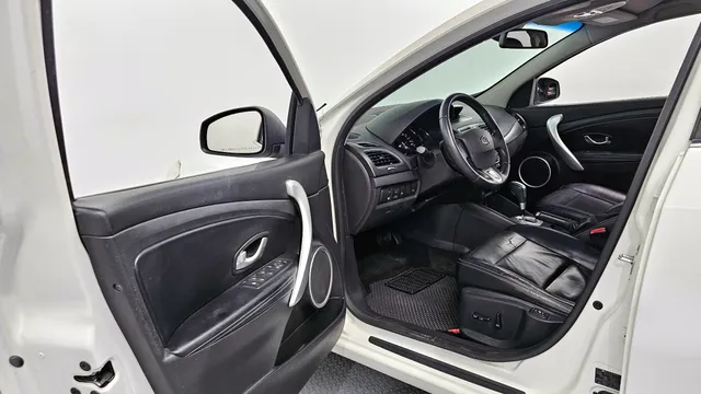 Renault SM3