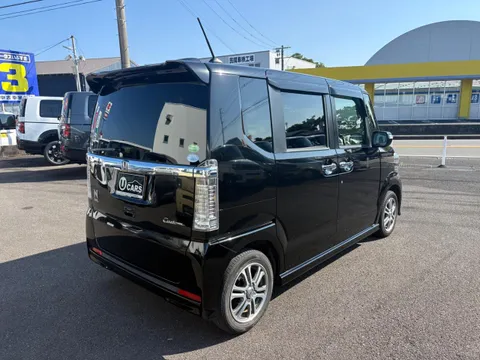 Honda N-BOX Custom
