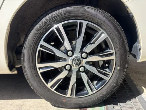 Toyota Pixis Mega