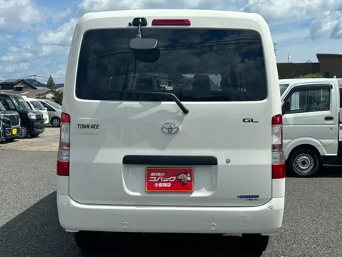 Toyota TownAce Van