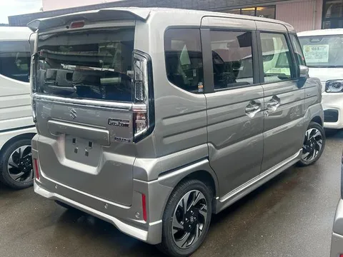 Suzuki Spacia Custom