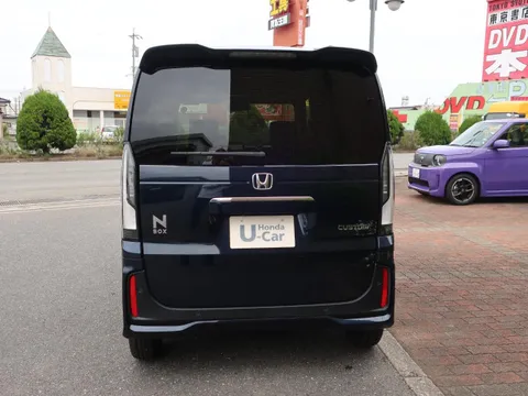 Honda N-BOX Custom
