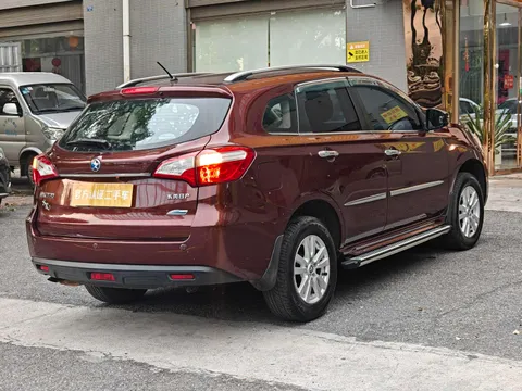 Venucia T70