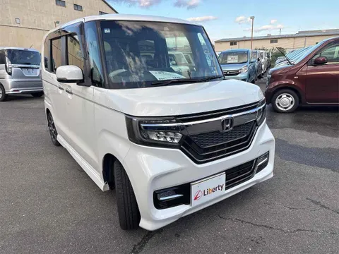 Honda N-BOX Custom