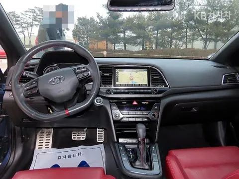 Hyundai Elantra (Avante)
