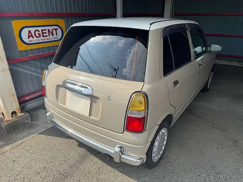 Daihatsu Mira Gino