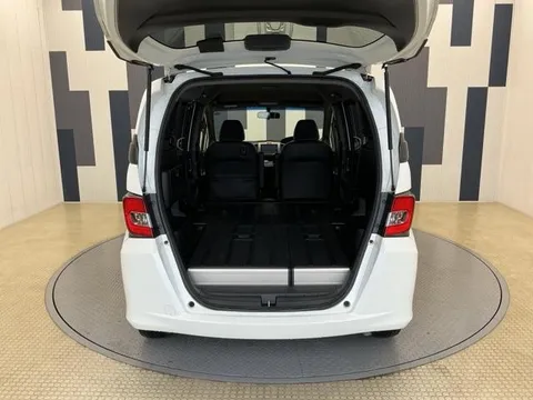 Honda Freed Spike