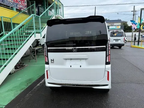 Honda N-BOX Custom