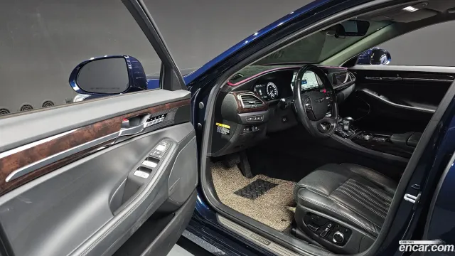 Genesis G90 (EQ900)