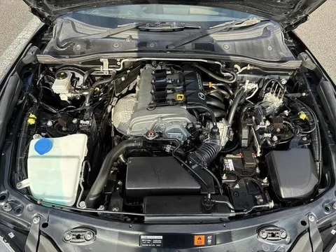 Mazda MX-5 (Roadster)