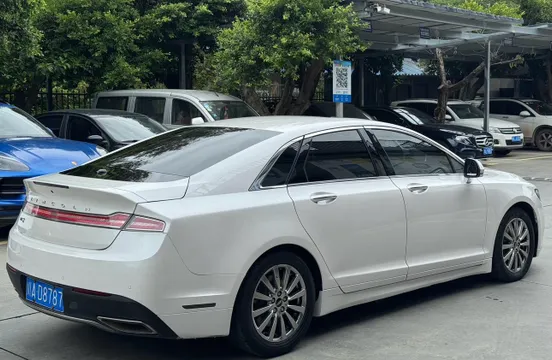 Lincoln MKZ
