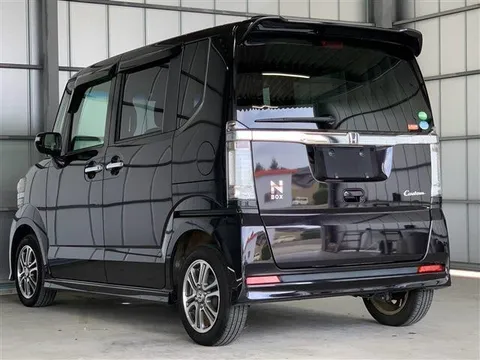 Honda N-BOX Custom