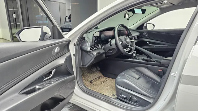 Hyundai Elantra (Avante)