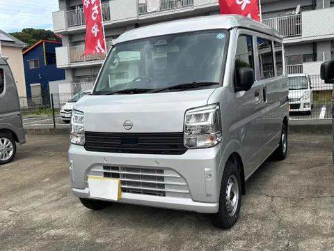 Nissan Clipper Van
