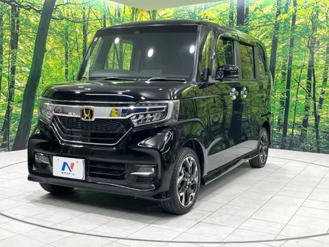 Honda N-BOX Custom