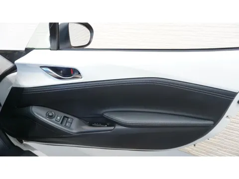 Mazda MX-5 (Roadster)