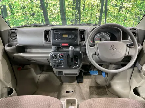 Mitsubishi Minicab Van