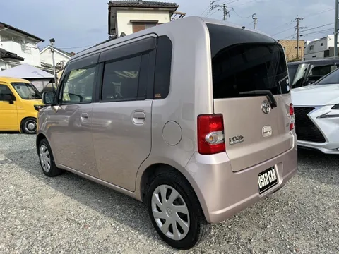 Toyota Pixis Space