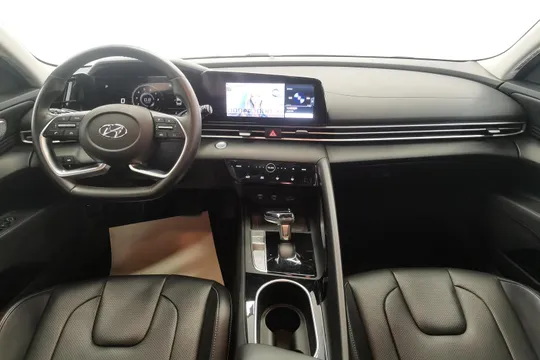 Hyundai Elantra (Avante)