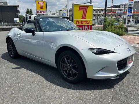 Mazda MX-5 (Roadster)