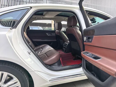Jaguar XFL