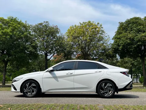 Hyundai Elantra (Avante)