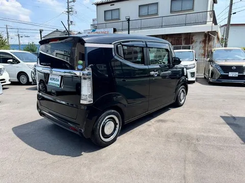 Honda N-BOX Slash