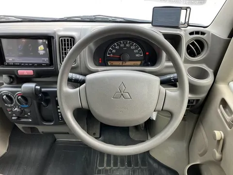 Mitsubishi Minicab Van