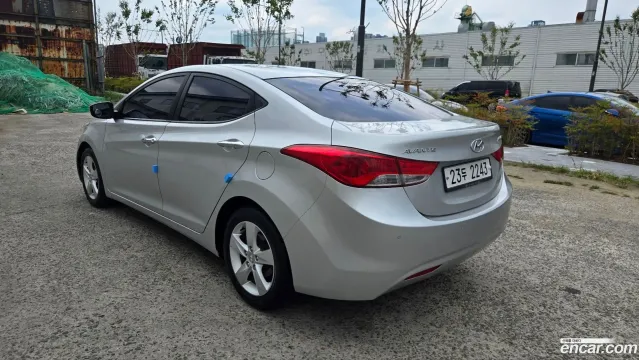 Hyundai Elantra (Avante)