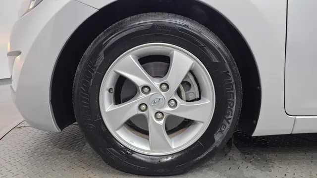 Hyundai Elantra (Avante)