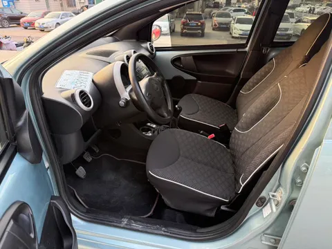 BYD F0