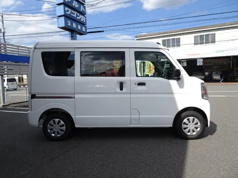 Nissan Clipper Van